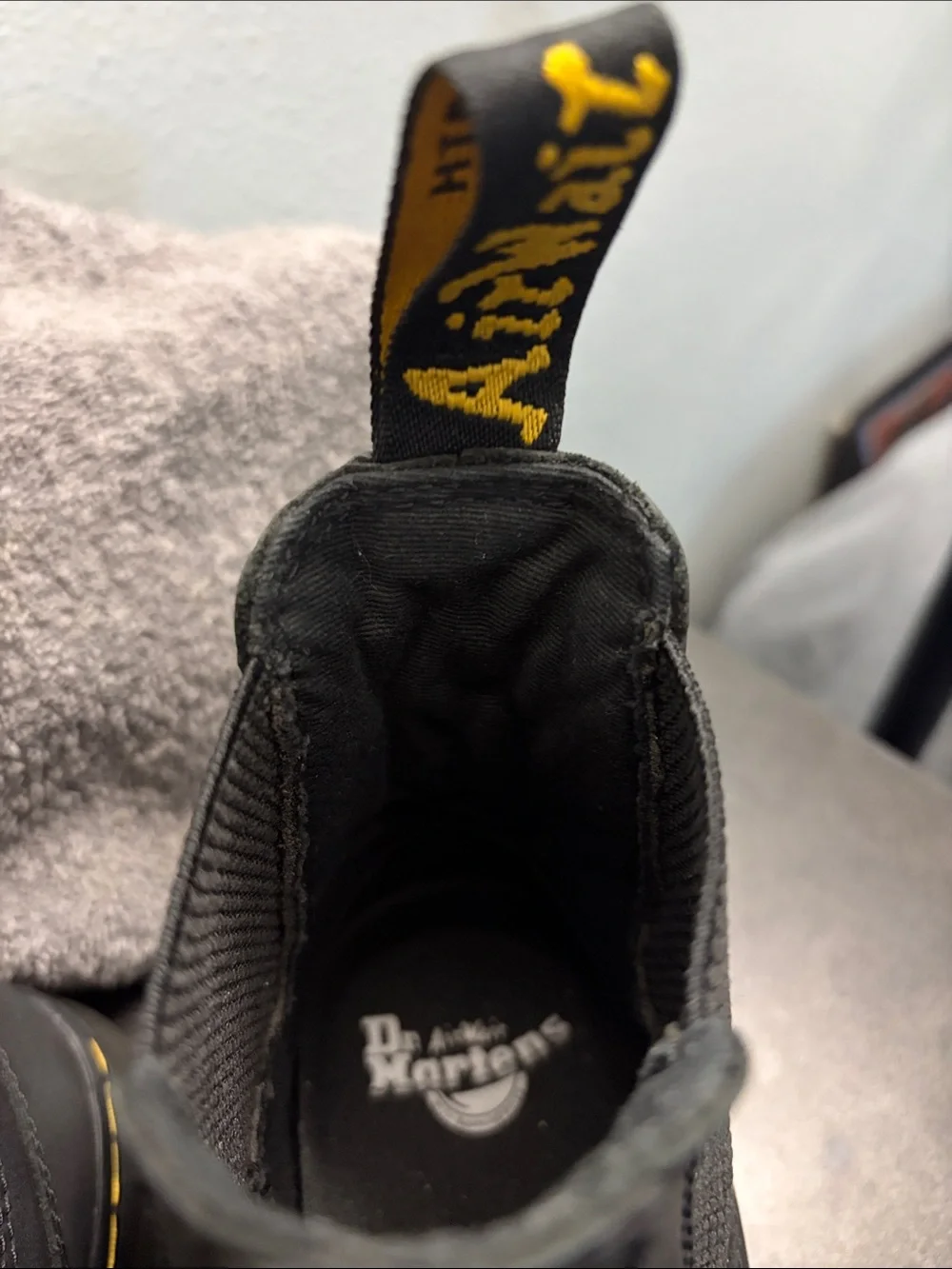 Dr. Martens slip chelsea